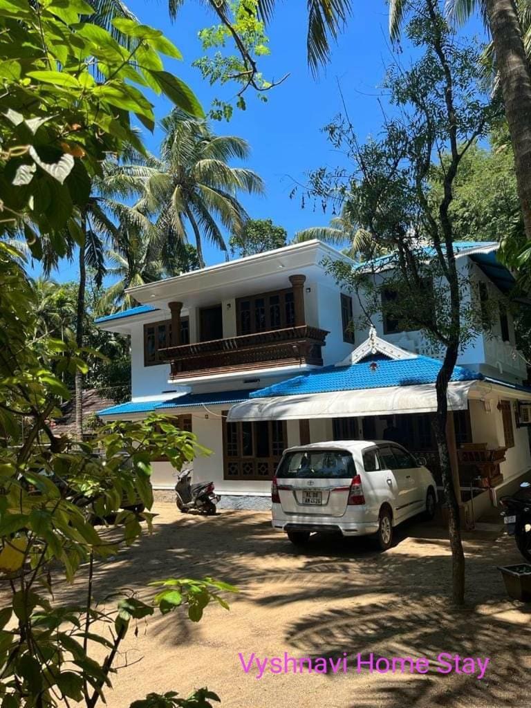 Vyshnavi Home Stay Thanniyam Esterno foto